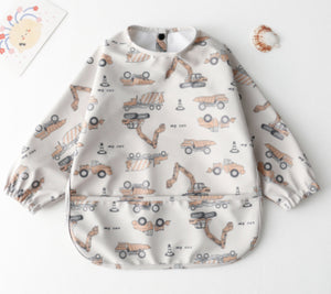 Get Ready for Mess-Free Mealtime with the Smock Bib for Your Baby