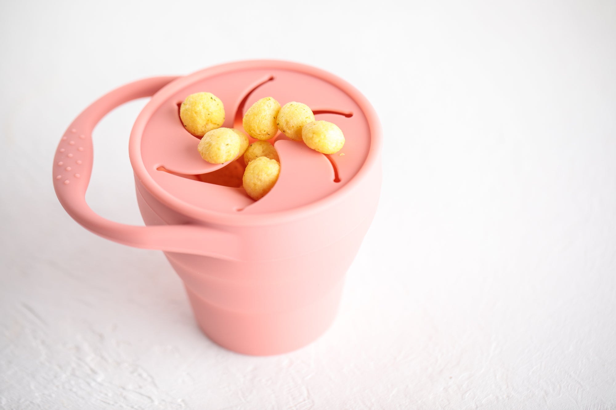 Silicone snack cup - Snack cup - baby snack cup - Nestor Avenue